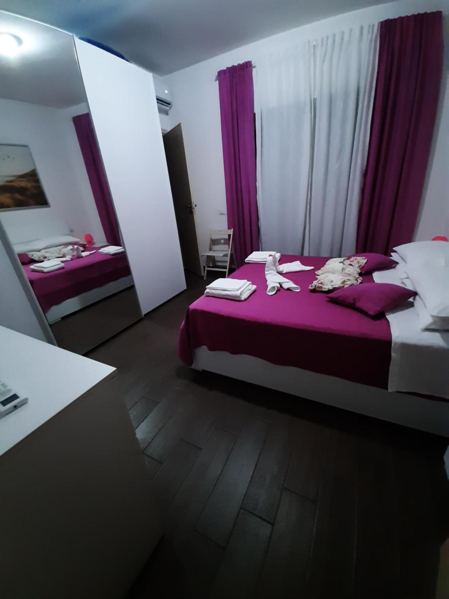 Da Lucia Bed & Breakfast โรม ภายนอก รูปภาพ