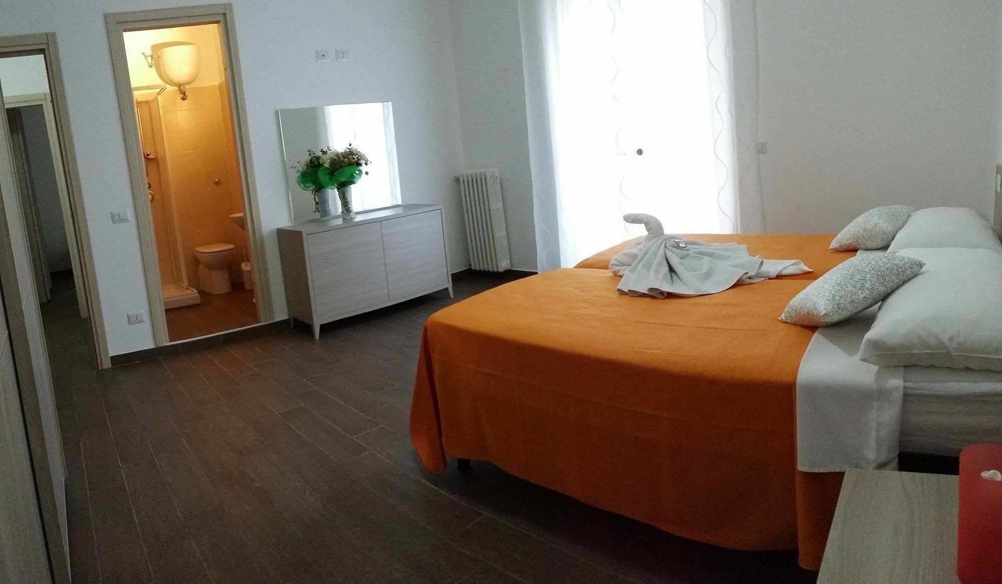 Da Lucia Bed & Breakfast โรม ภายนอก รูปภาพ